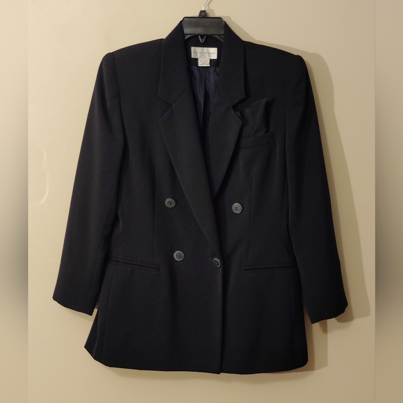 Classic Black Double-Breasted Suit - Picture 2 of 7